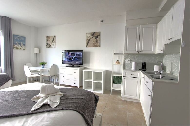 Private Apartments At The Casablanca