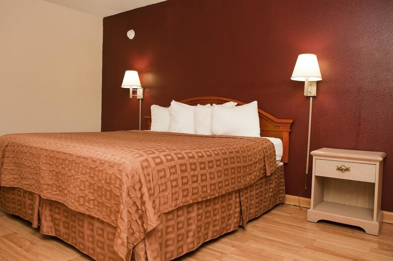 Hotel Red Roof Inn & Suites Jackson, Tn