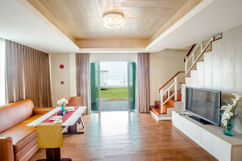Saint Tropez Beach Resort Hotel