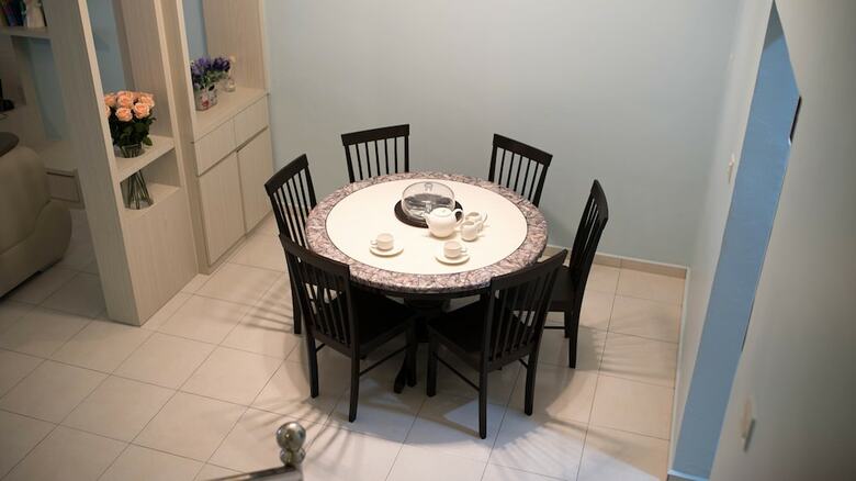 Holidayhome 188 Taman Sejati Suria