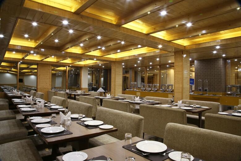 Hotel The Holiday Heights Manali