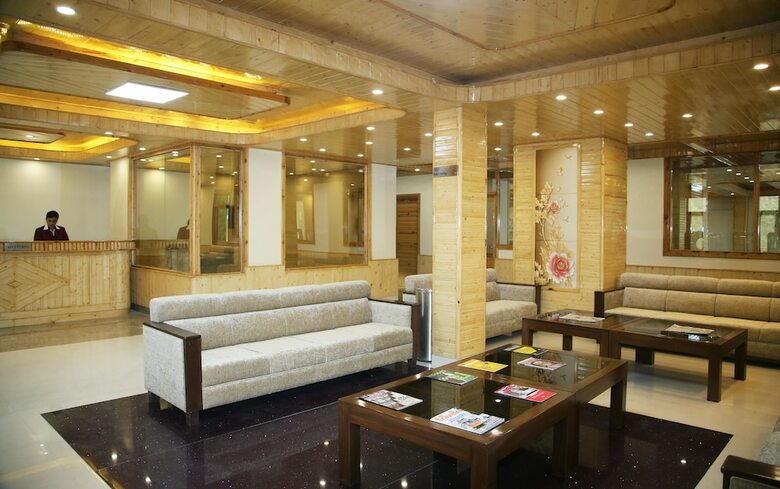 Hotel The Holiday Heights Manali