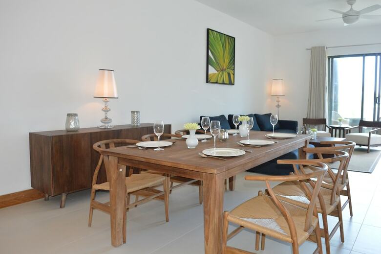 Rose Des Sables Beachfront Apartments
