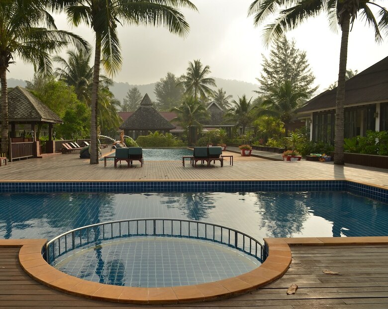 Hotel Nakara Long Beach Resort