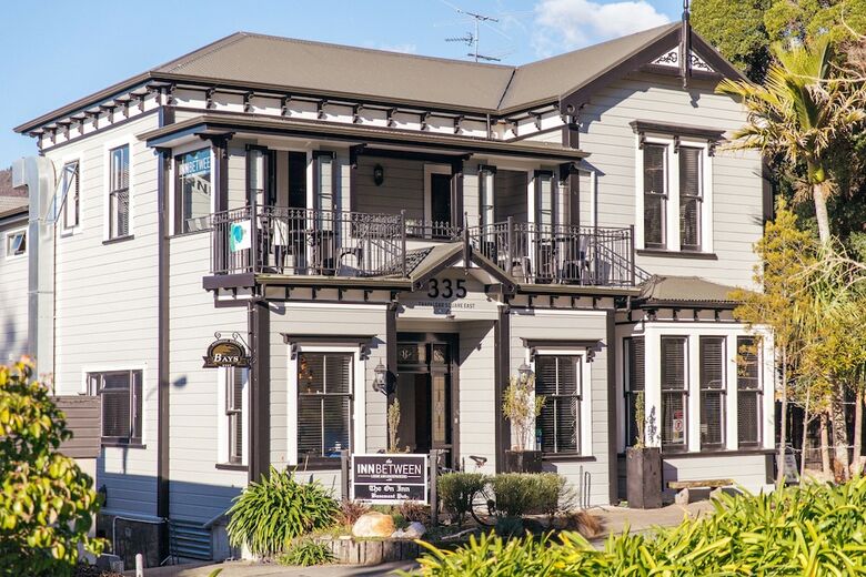 Hostal The Innbetween Lodge And Backpackers