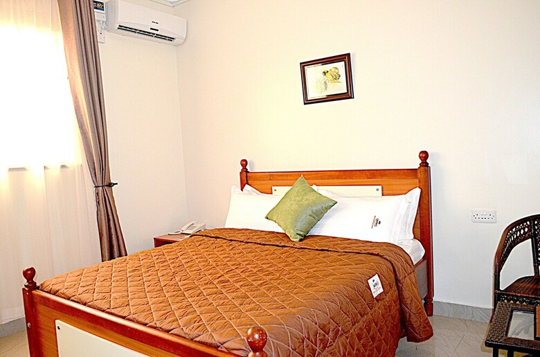 Marie's Royale Hotel