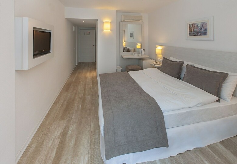 Sunprime Beachfront Hotel - Adults Only