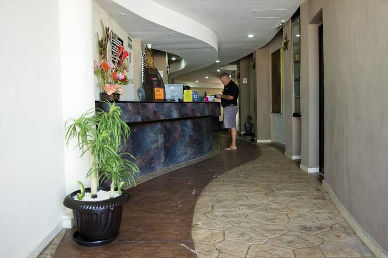 Hotel & Suites Domani