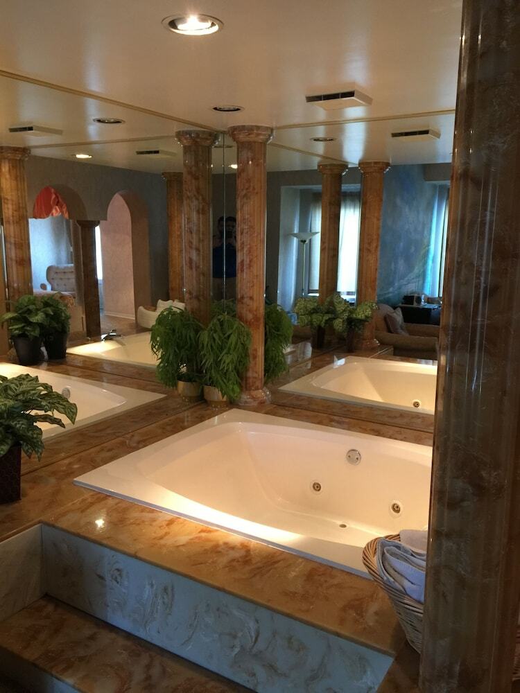 Hotel Don Q Inn