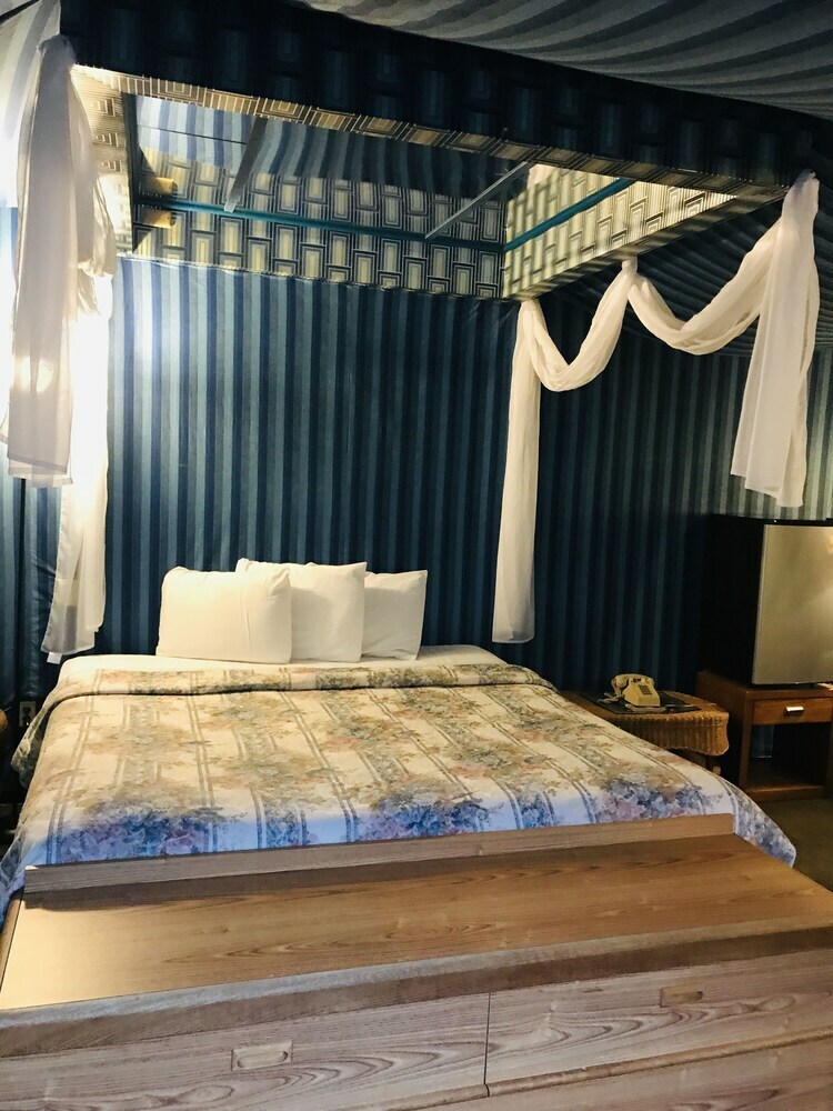 Hotel Don Q Inn