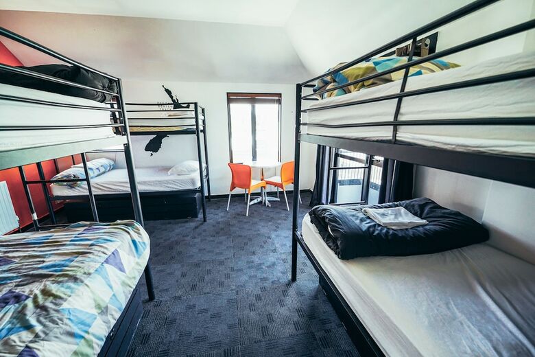 Hostal Base Queenstown - Hostel