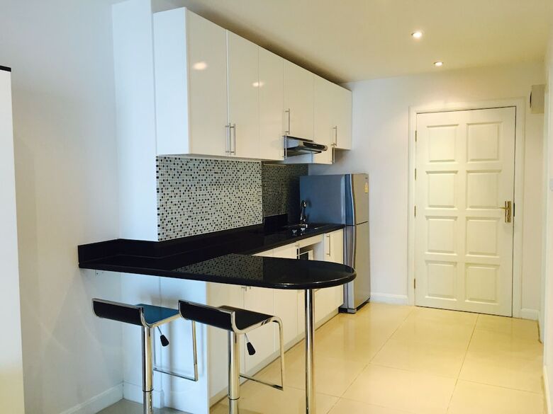 View Talay 6 Condominium By Honey