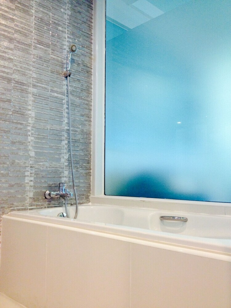 View Talay 6 Condominium By Honey