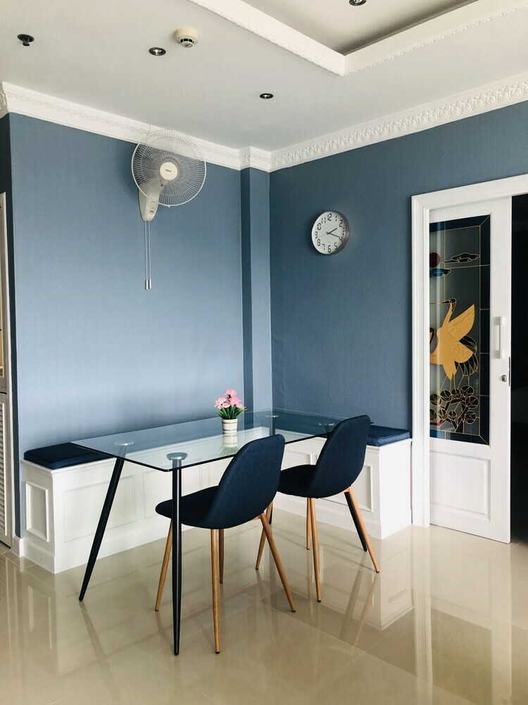 View Talay 6 Condominium By Honey