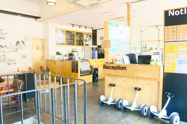 The Style Capsule Guesthouse - Hostel