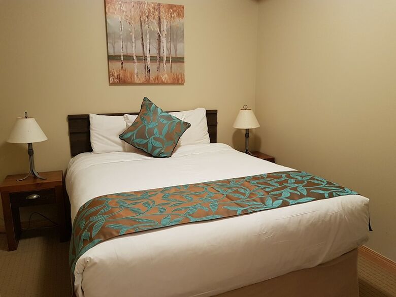 Sunset Resorts Canmore And Spa