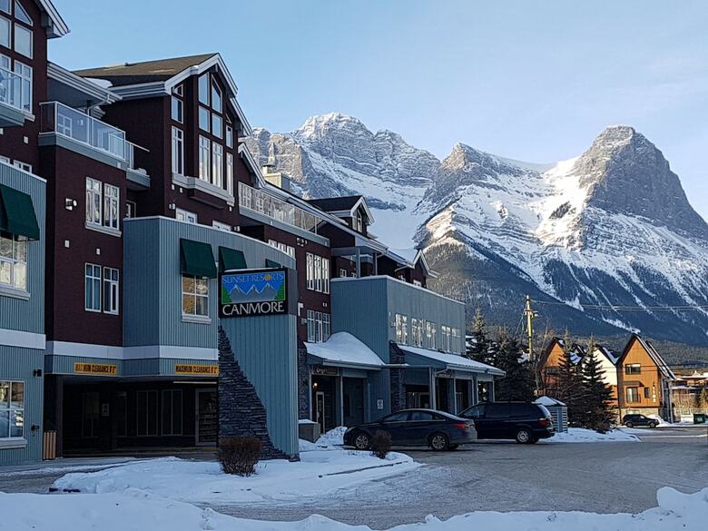 Sunset Resorts Canmore And Spa