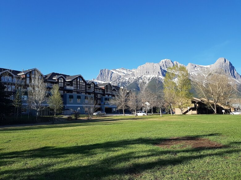 Sunset Resorts Canmore And Spa