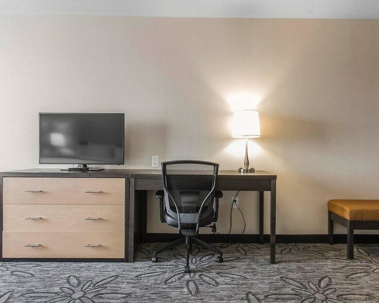 Hotel Quality Inn & Suites