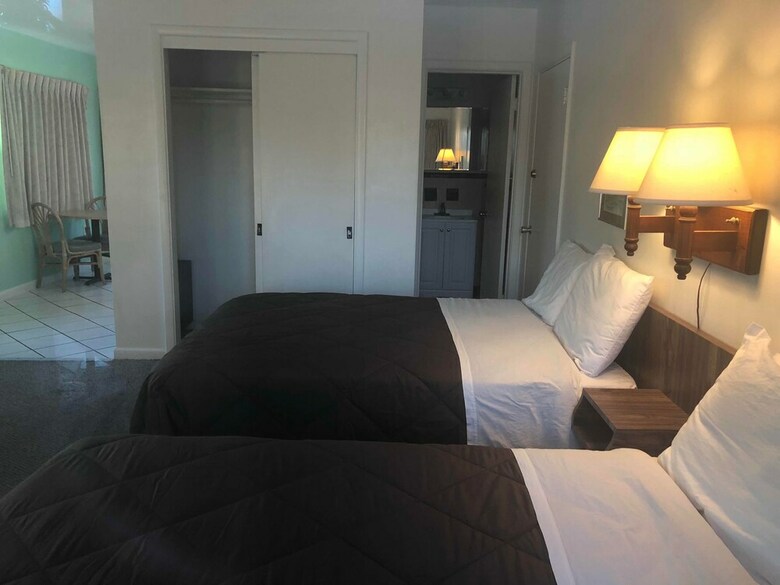Rose Motel