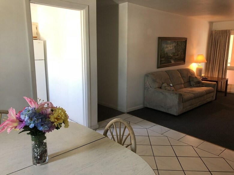 Rose Motel