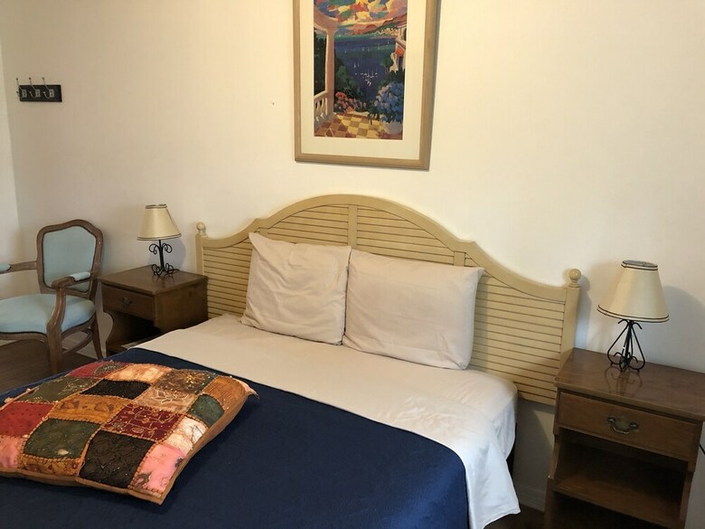 Rose Motel