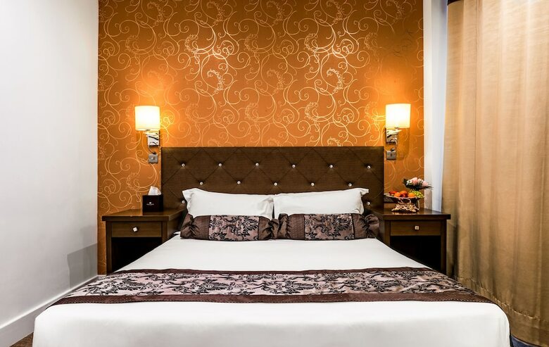 Grand Sapphire Hotel