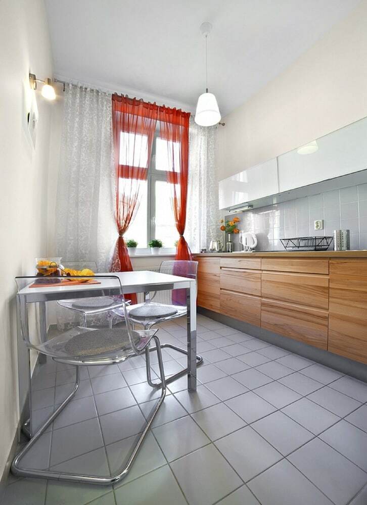 Apartamenty Pomara?czarnia