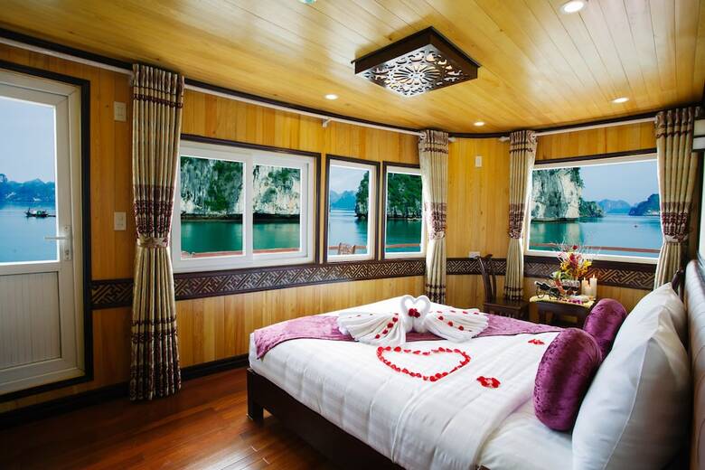 Halong Cristina Diamond Cruise