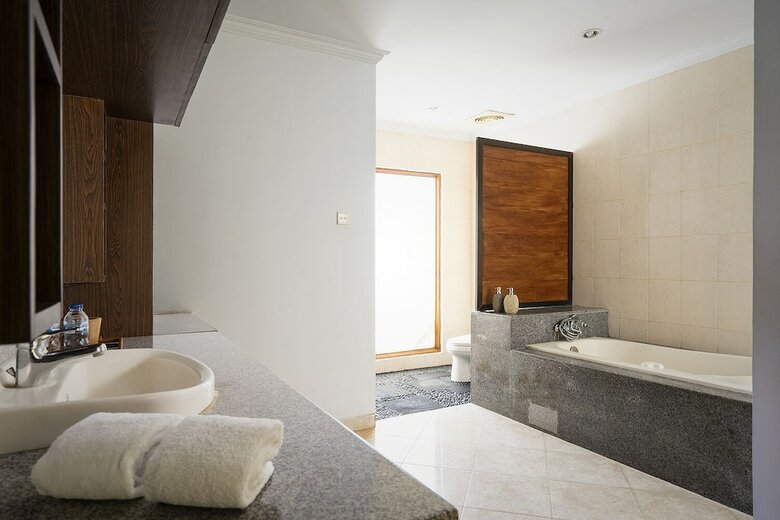Hotel Alamanda Canggu Villa
