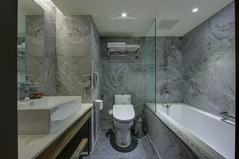 Lan Kwai Fong Garden Hotel