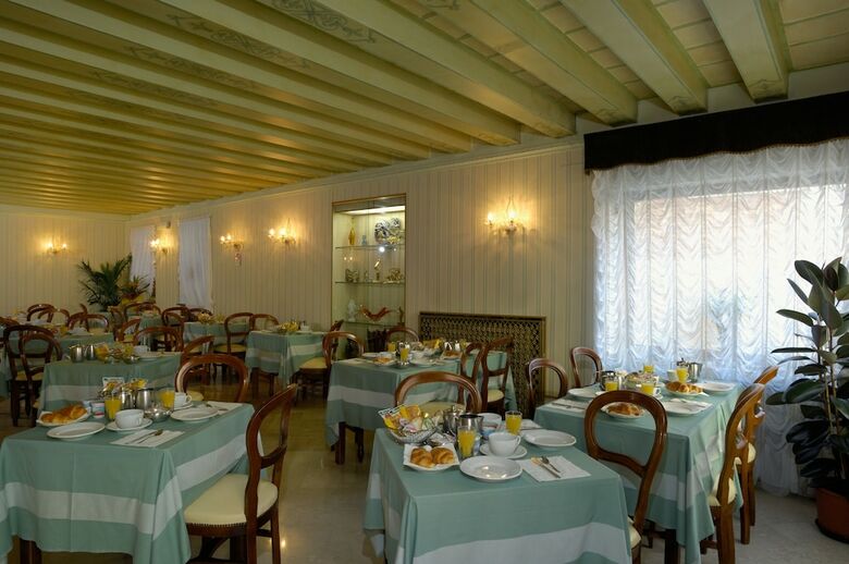 Hotel Albergo Basilea