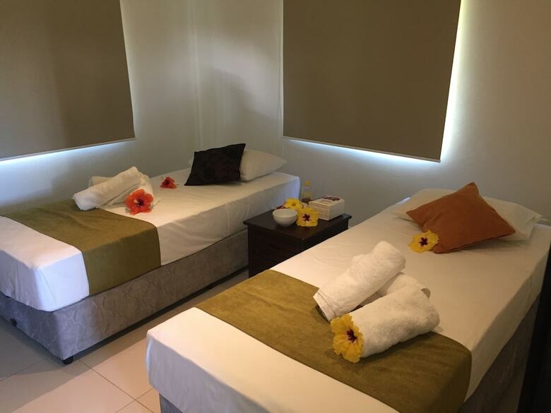 Hotel Bayview Cove Resort