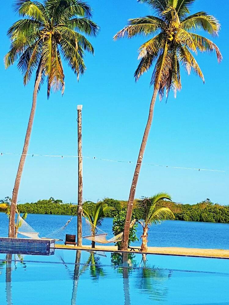 Hotel Bayview Cove Resort