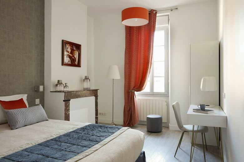 Les S�raphines Bed N Business