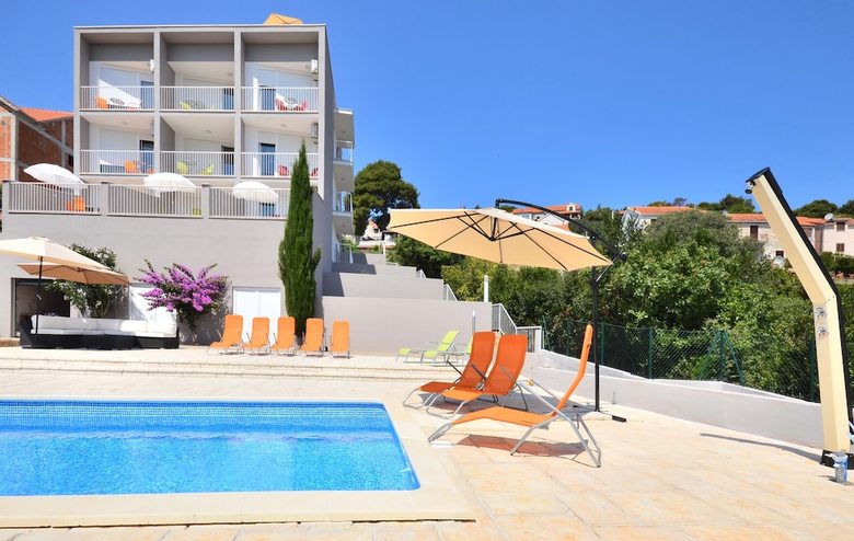 Bretia Apartments & More
