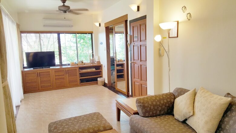 Hotel Birds And Bees Resort