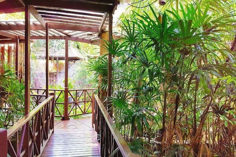 Hotel Birds And Bees Resort