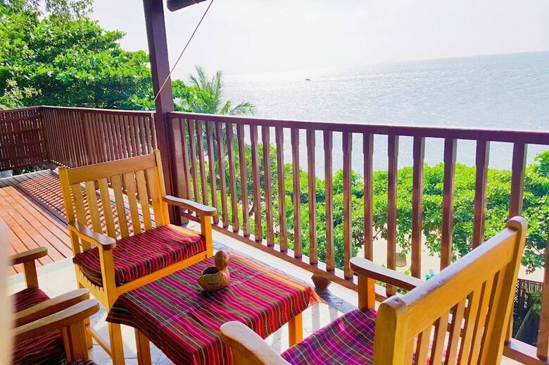 Hotel Birds And Bees Resort