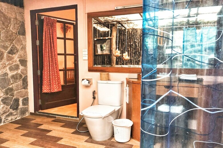 Hotel Birds And Bees Resort