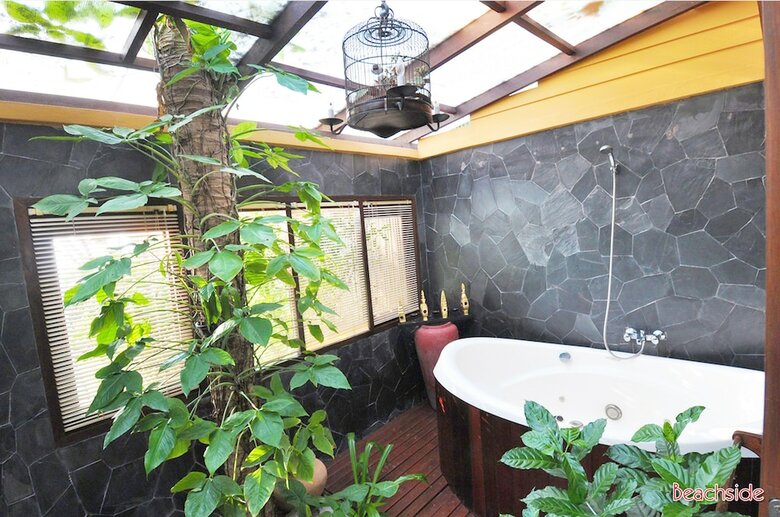 Hotel Birds And Bees Resort