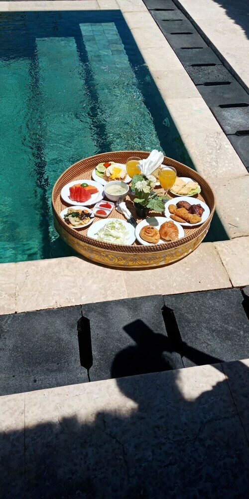 Hotel Royal Pool Villa Bali