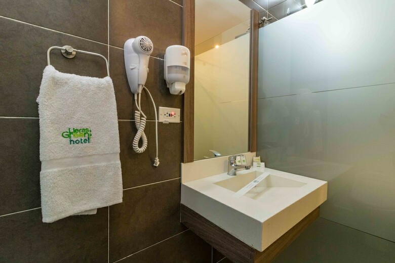 Lleras Green Hotel
