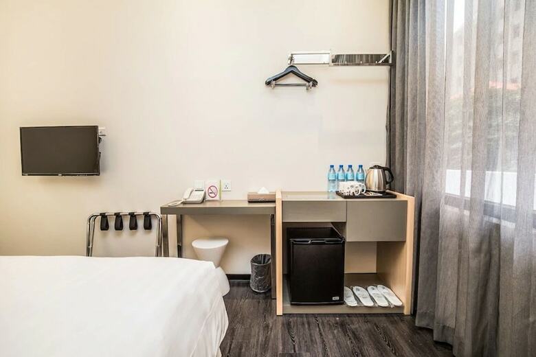 Green World Hotel Zhonghua