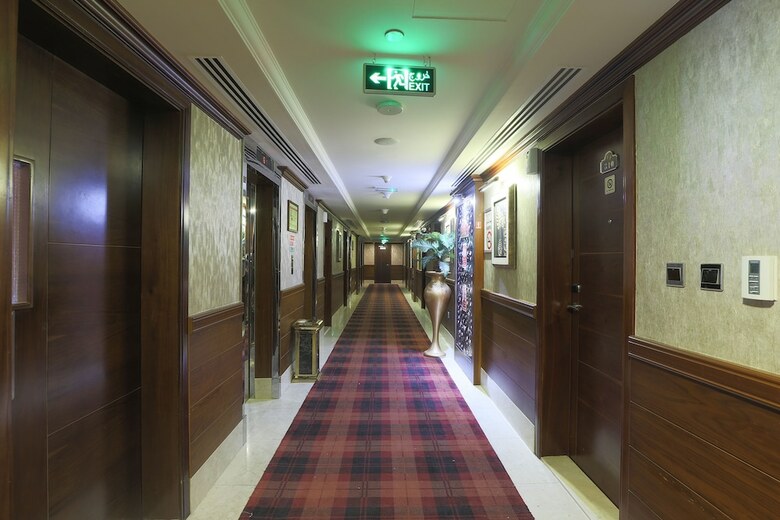 Capital O 325 Queen Palace Hotel