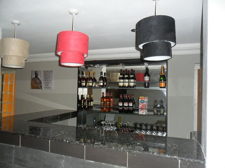 Hotel Swisscottage Suites