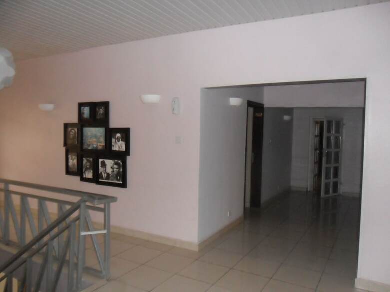 Hotel Swisscottage Suites
