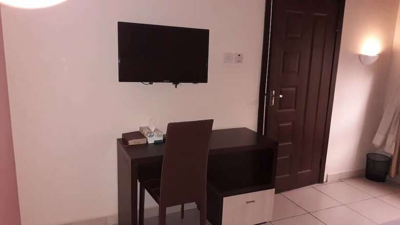 Hotel Swisscottage Suites