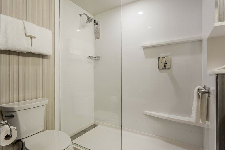 Hotel Courtyard By Marriott Montreal West Island/baie D'urfe
