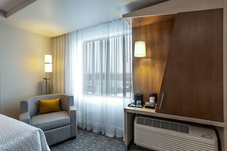 Hotel Courtyard By Marriott Montreal West Island/baie D'urfe